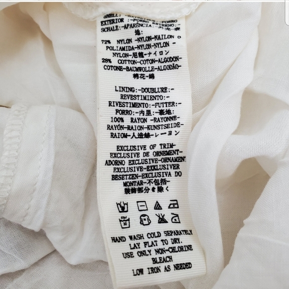 Lace dress - Picture 6 of 6